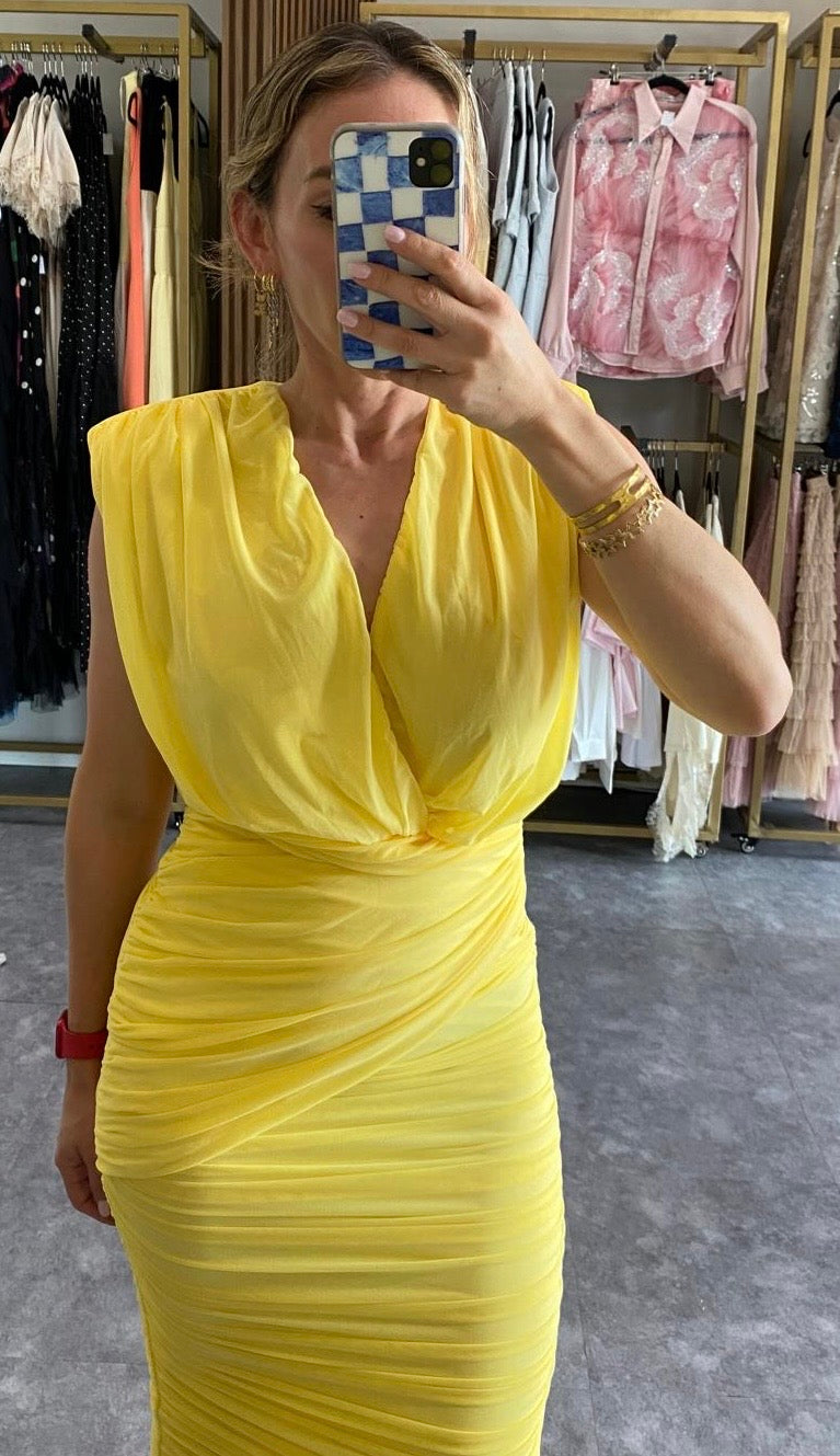 VESTIDO MIDI MESH DE HOMBRERAS AMARILLO