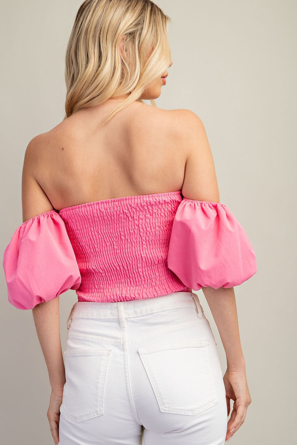 Blusa corta con mangas bombachas