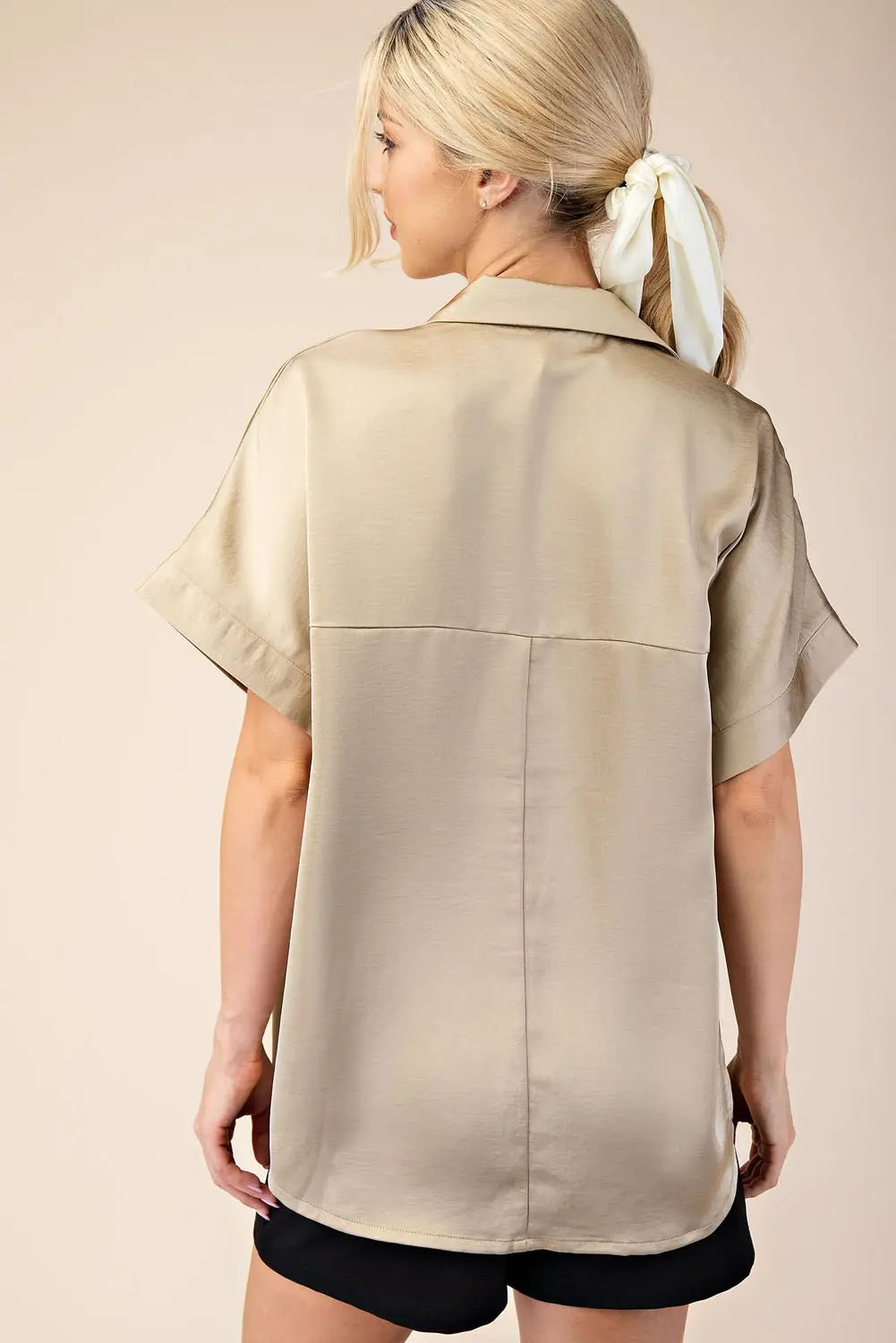 Blusa oro cuello V