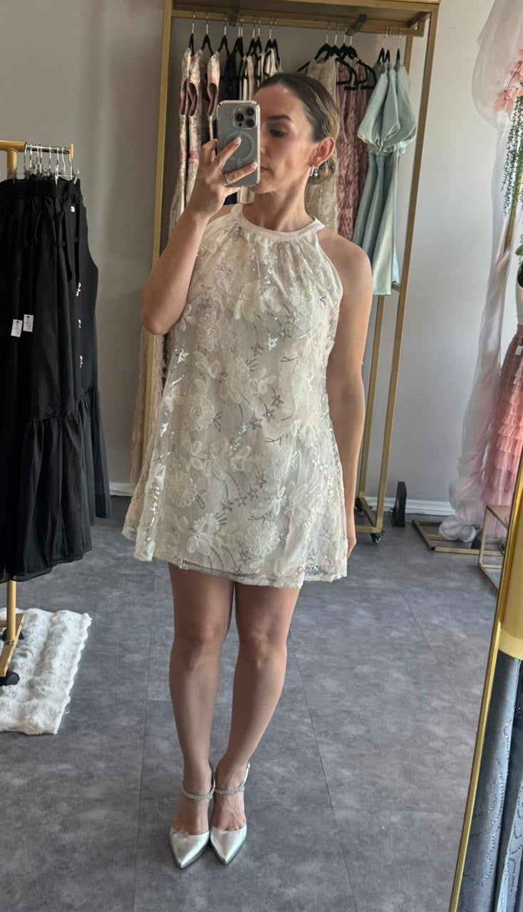 VESTIDO CORTO BLANCO BORDADO