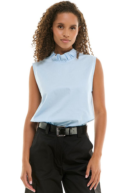 Blusa con olán en cuello y escote en espalda