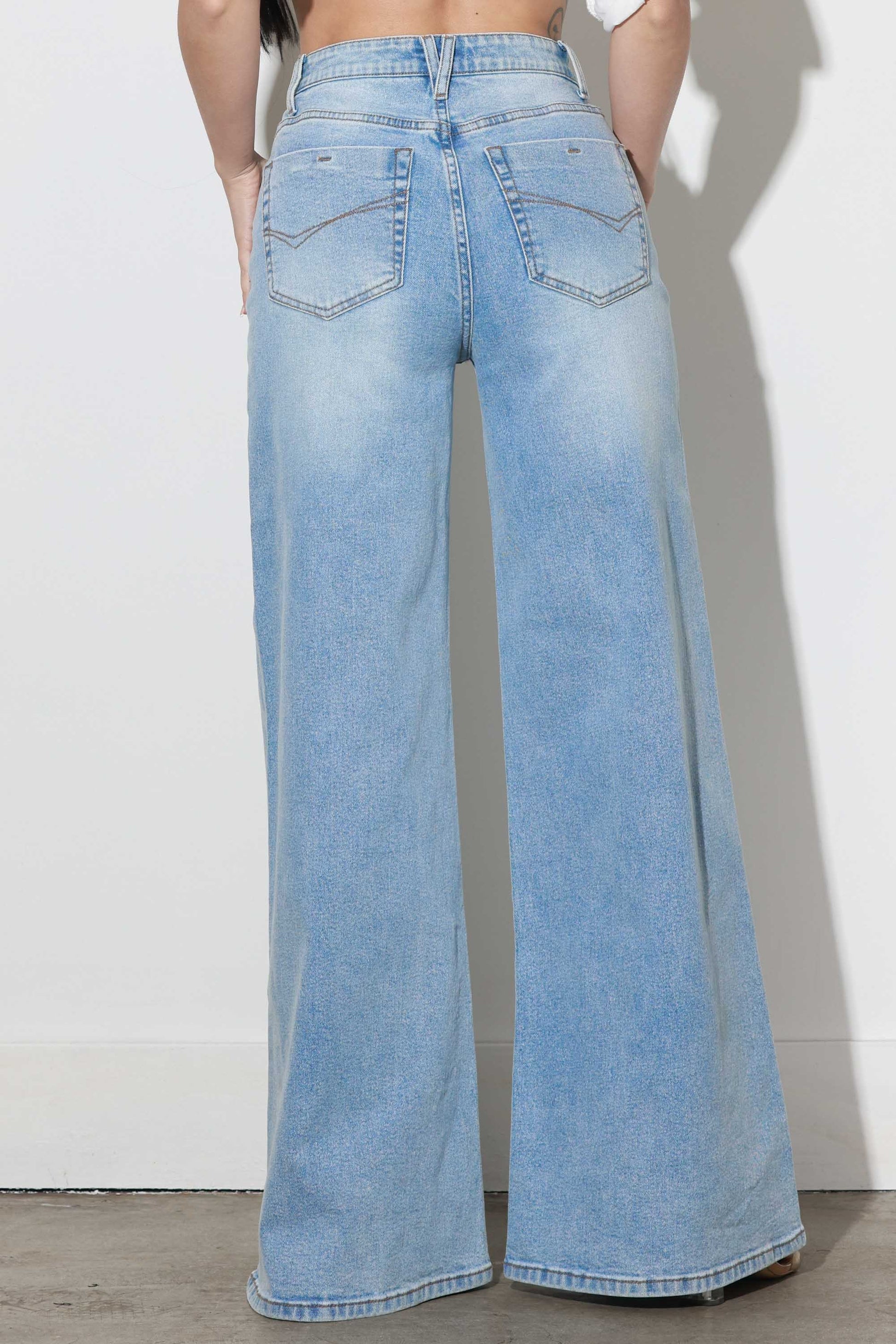 Jeans de pierna ancha y cintura alta