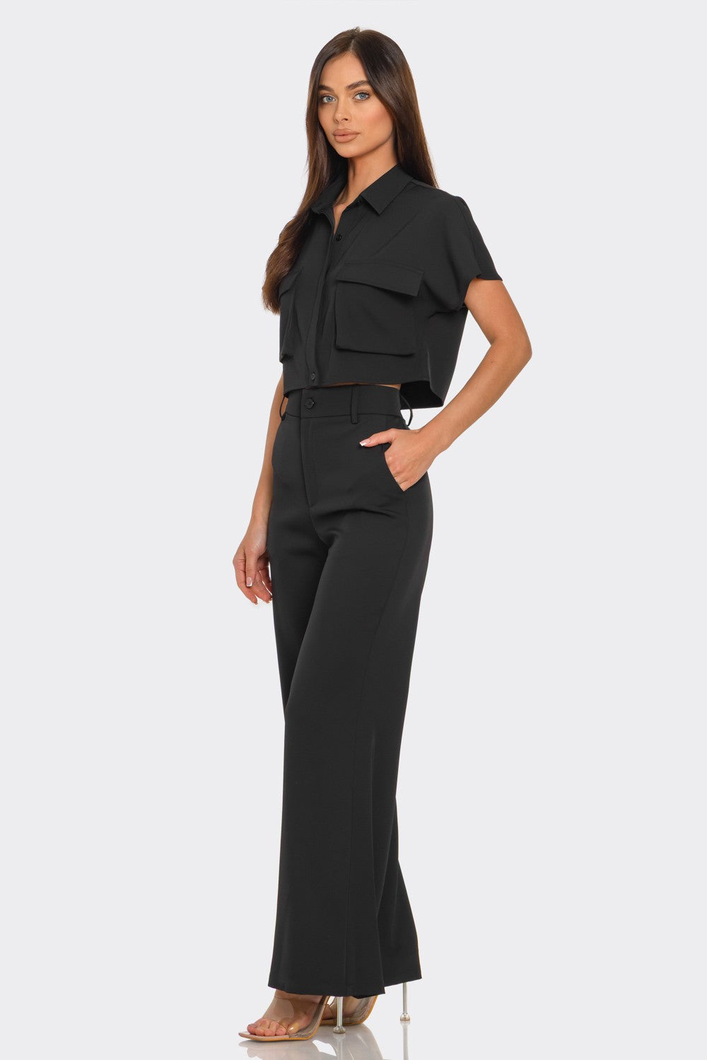 Set de blusa crop top de botones con pantalón de vestir