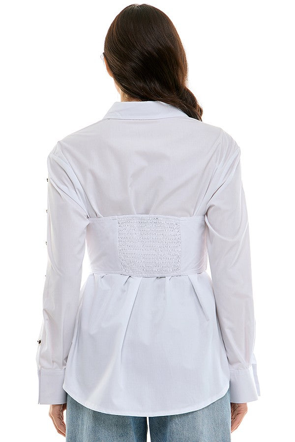 Blusa blanca de botones con corset
