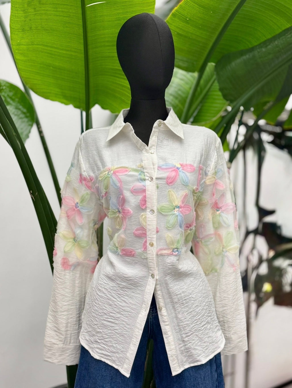 CAMISA CON FLORES MULTICOLOR