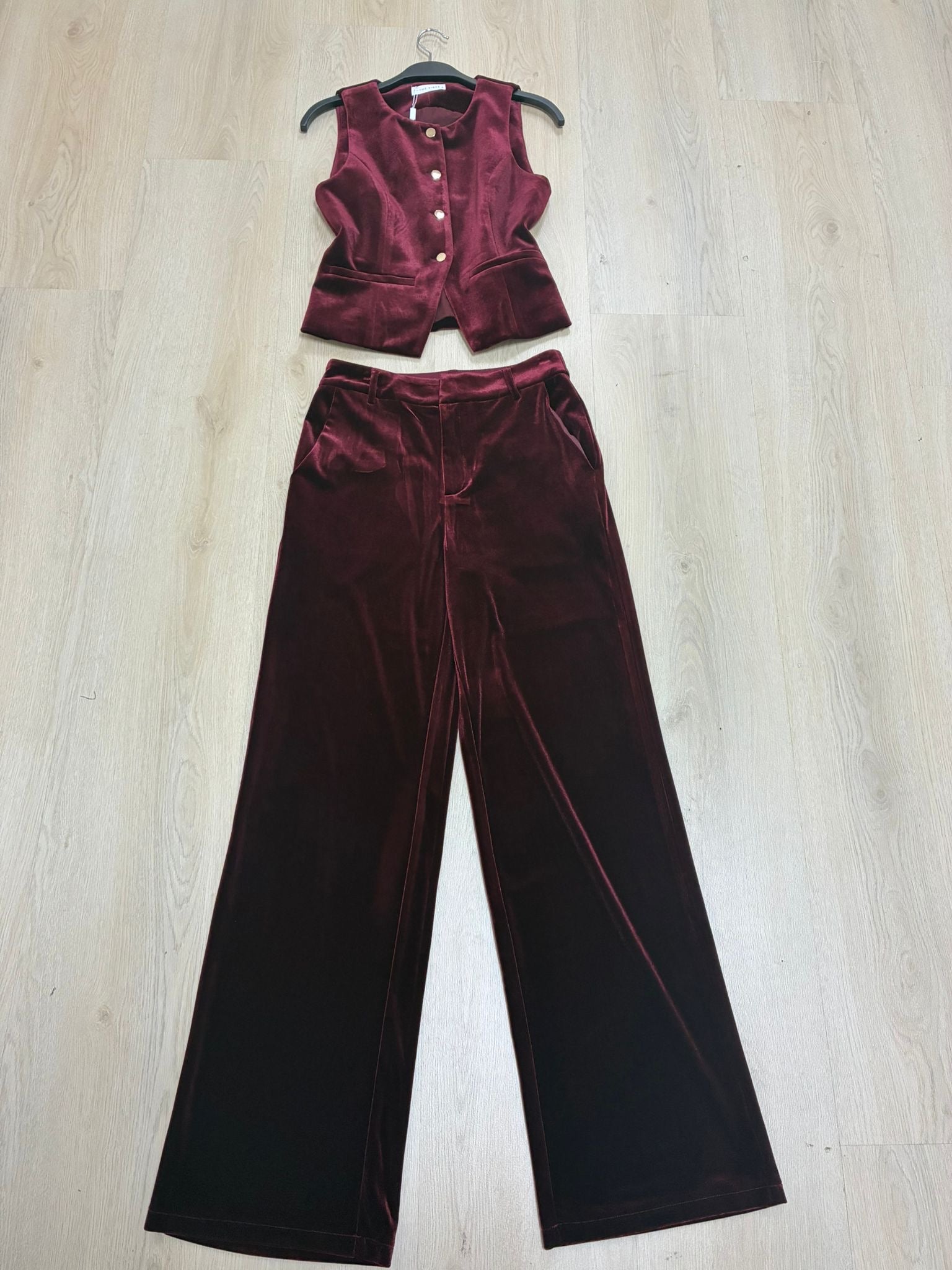 Set de pantalón y chaleco de terciopelo