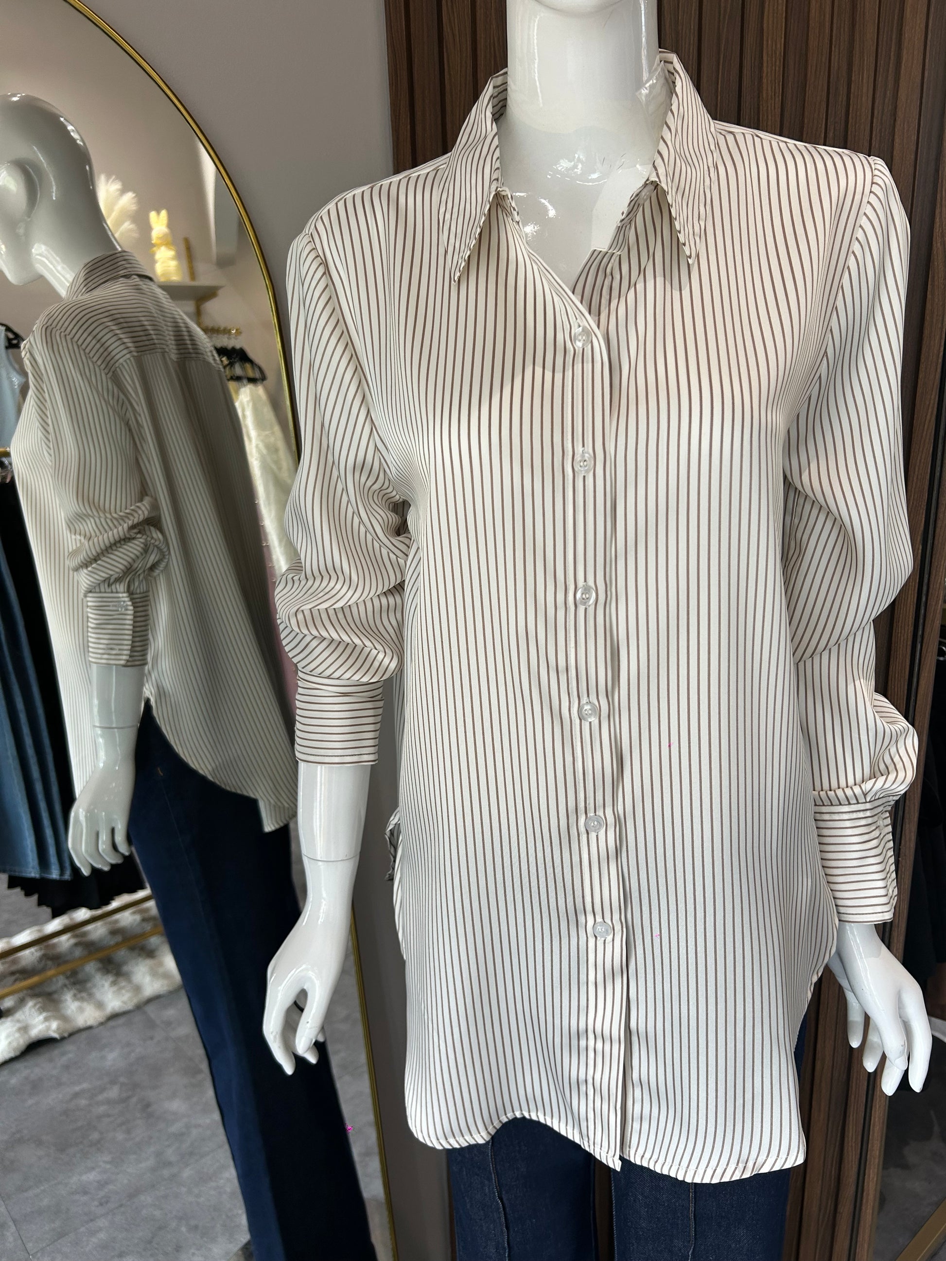 CAMISA DE BOTONES CON RAYAS CAFES