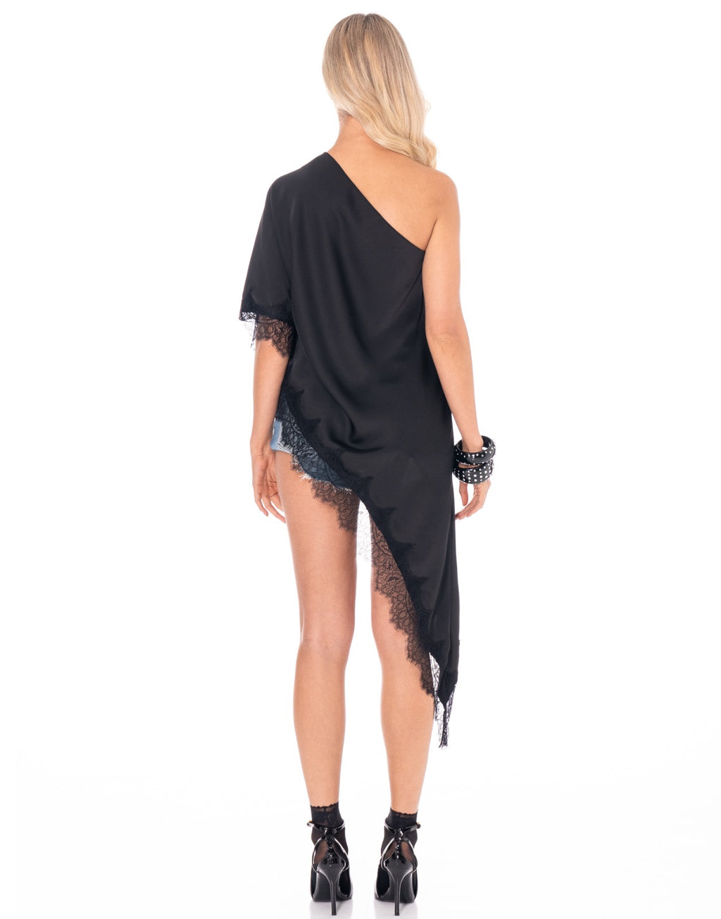 BLUSA SATIN UN HOMBRO LARGA