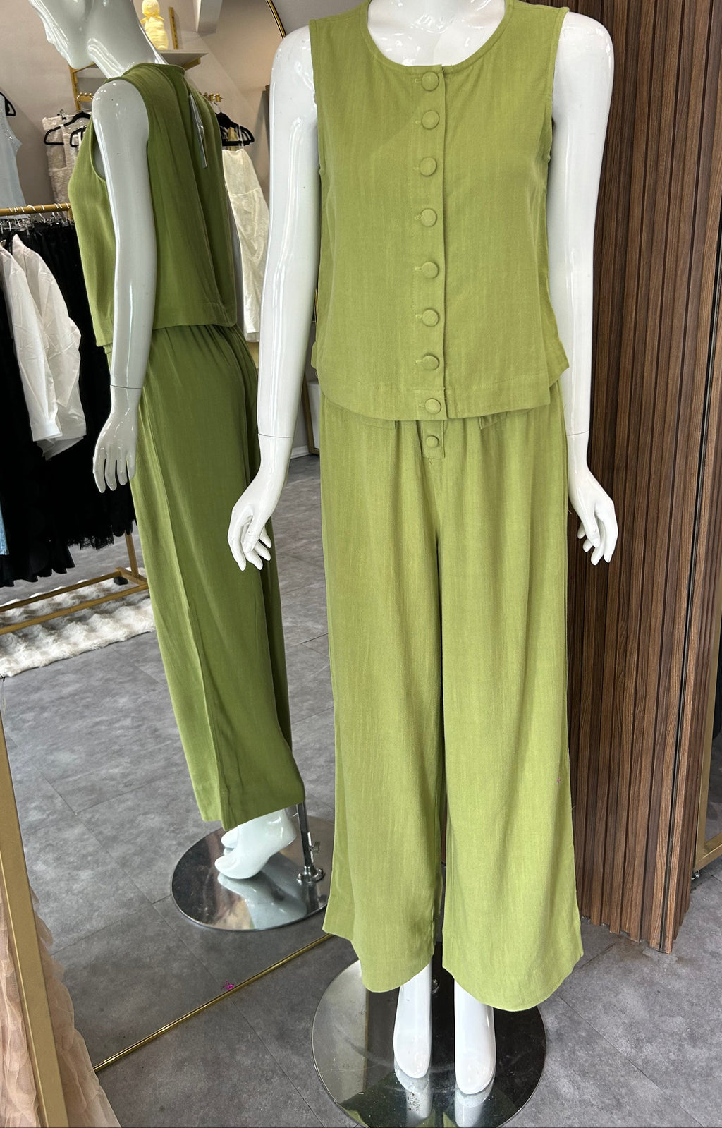 SET FRESCO DE PANTALÓN CON TOP DE BOTONES