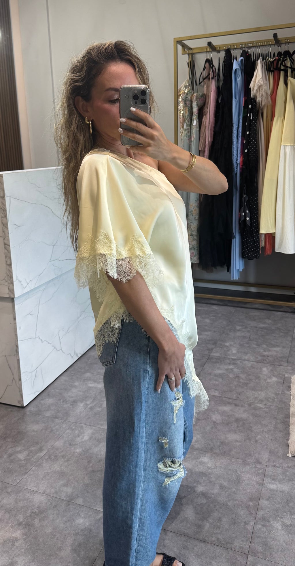 BLUSA DE SATIN LARGA AMARILLA