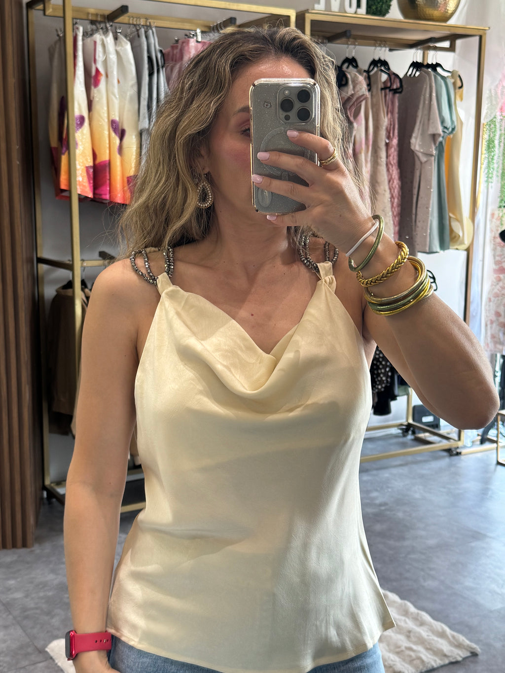 BLUSA SATIN CON PIEDRAS EN TIRANTE BEIGE