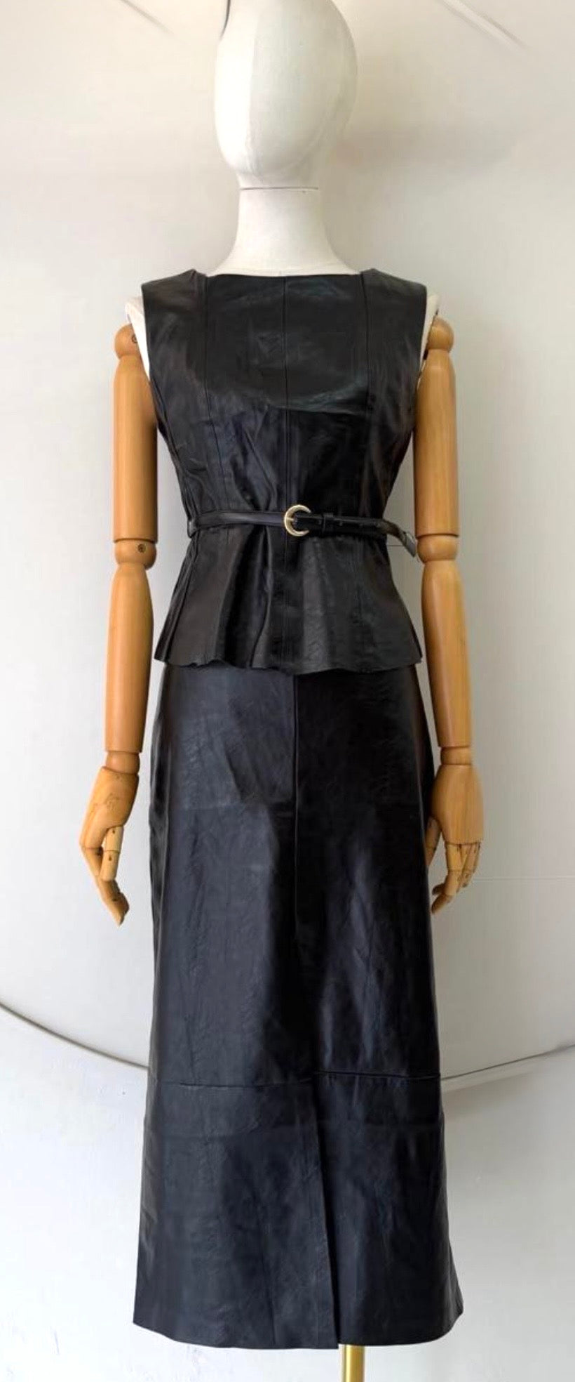 SET NEGRO DE FALDA LARGA VINIPIEL