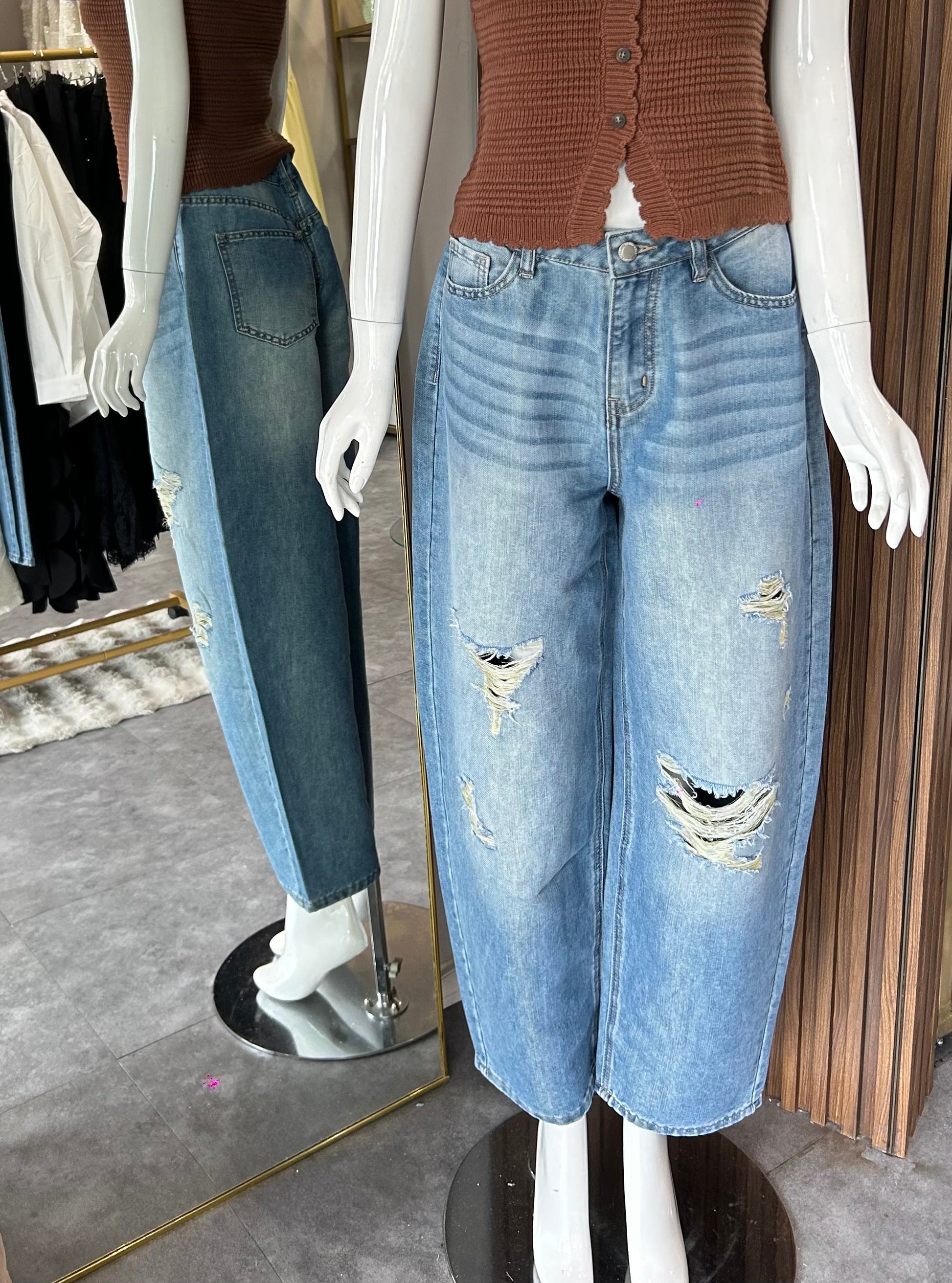 JEANS BARREL CON HILOS DORADOS