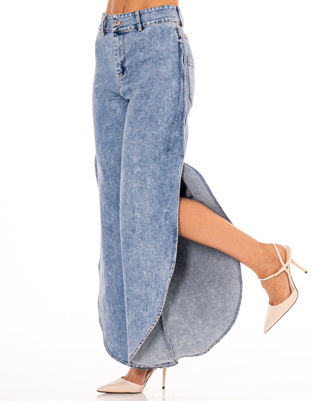 JEANS BARREL ABIERTO DE PIERNA
