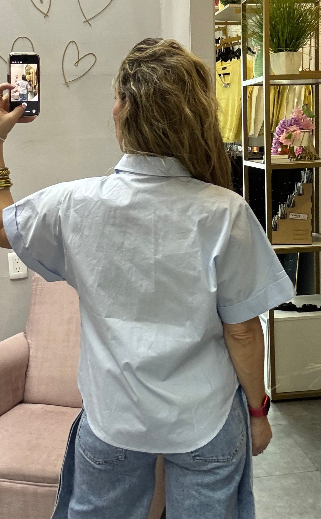 CAMISA CON BOTONES CUADRADOS CELESTE