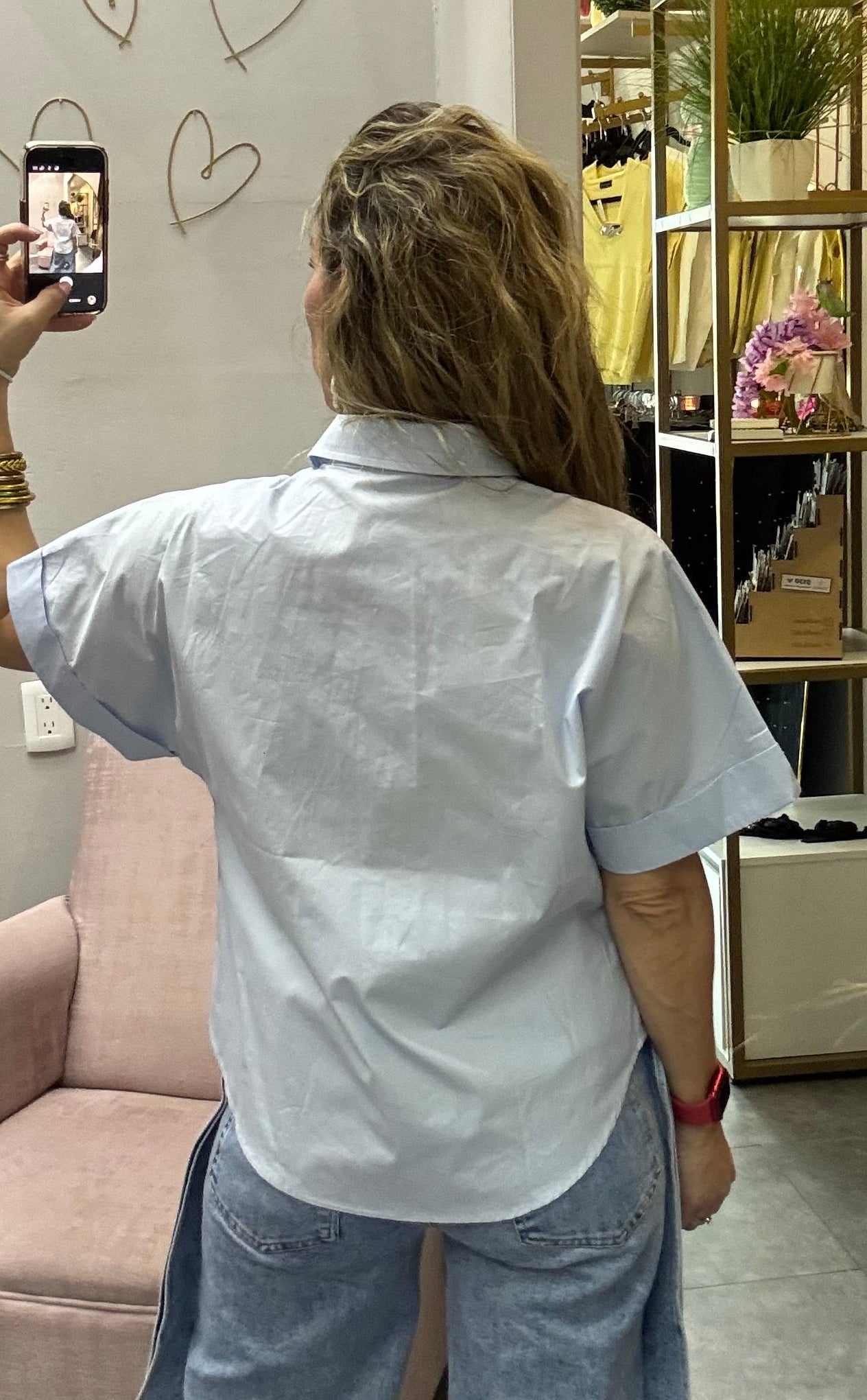 CAMISA CON BOTONES CUADRADOS CELESTE