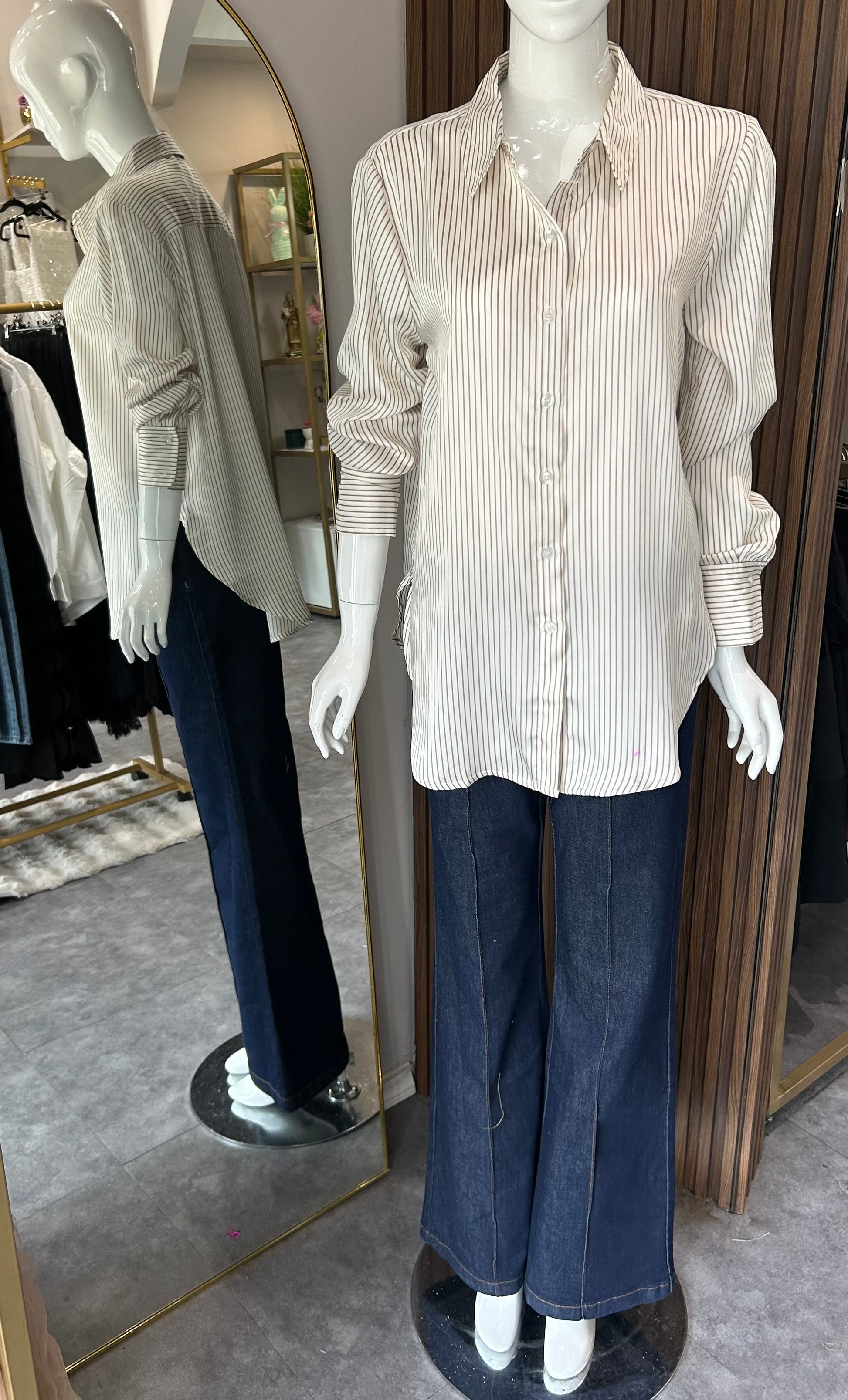CAMISA DE BOTONES CON RAYAS CAFES