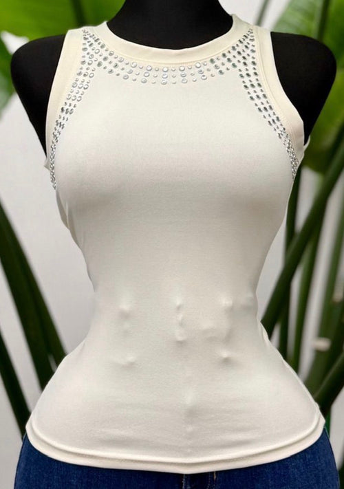 BLUSA BASICA CON APLICACIONES EN ORILLAS