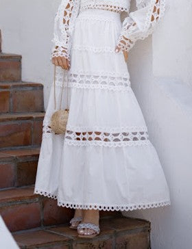 Falda blanca calada
