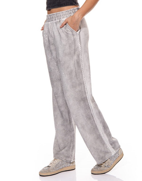 PANTS GRIS CON BRILLOS AL FRENTE