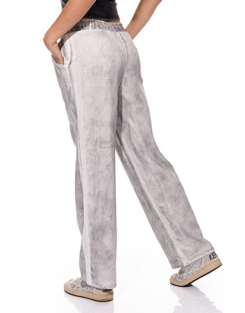 PANTS GRIS CON BRILLOS AL FRENTE