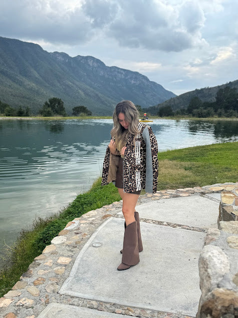 SACO DE MEZCLILLA CON ANIMAL PRINT