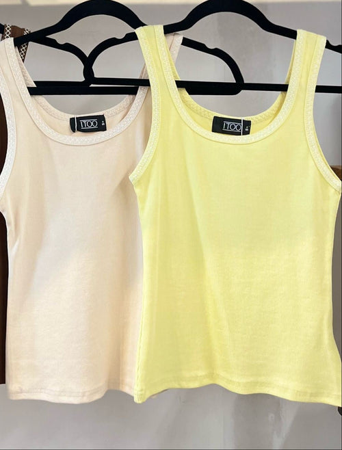 Blusa básica con puntadas