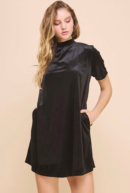 VESTIDO CORTO DE TERCIOPELO