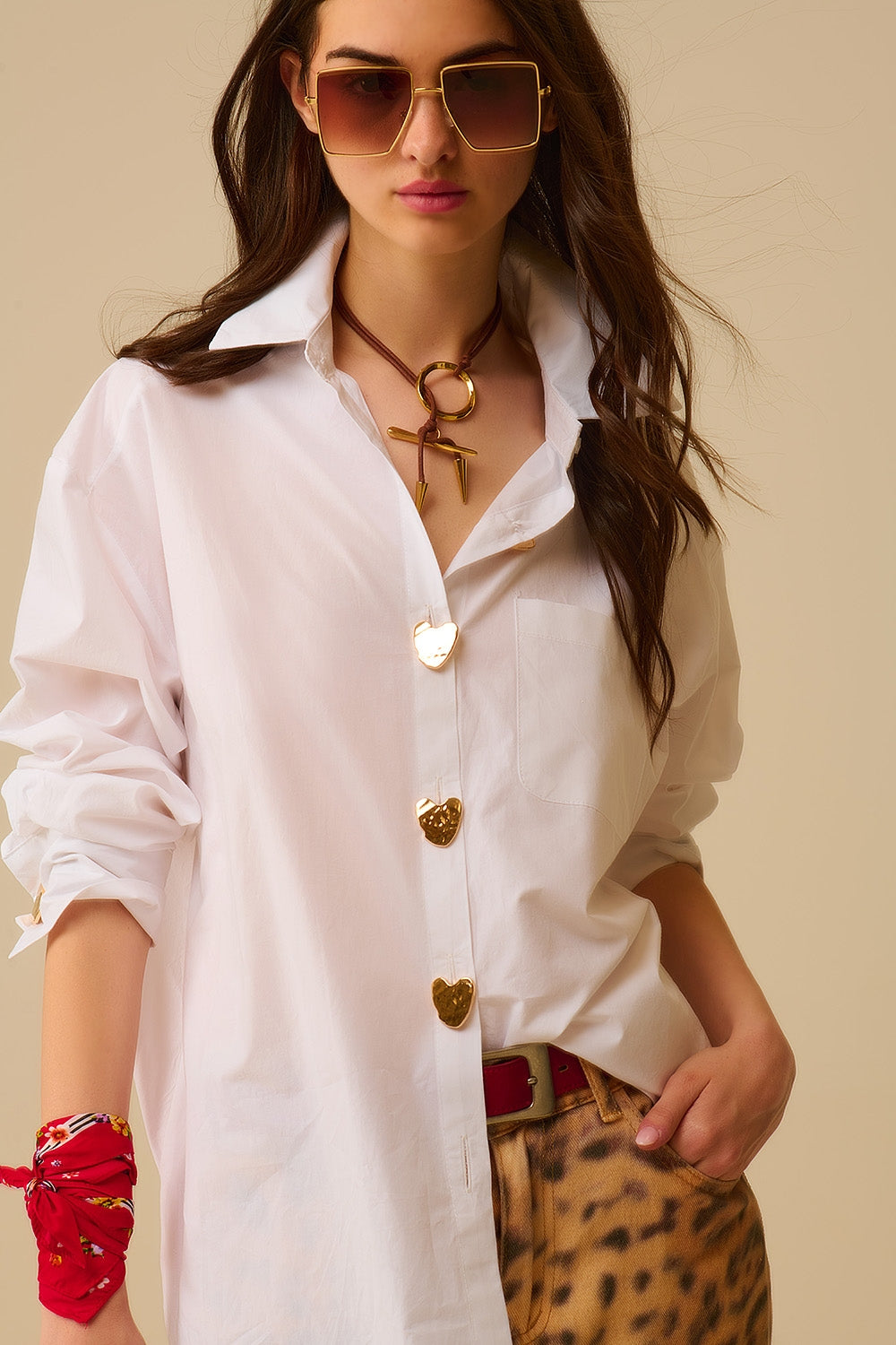 Blusa Oversize con botones de corazon