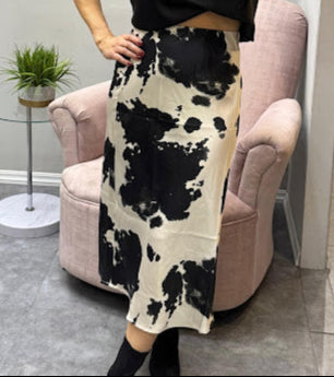 Falda de Satín con estampado de vaca